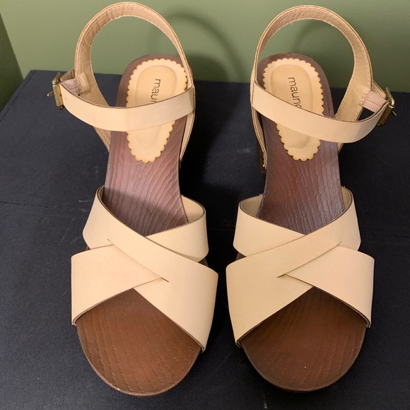 Maurice’s Chunky Heel Sandals - Picture 4 of 4